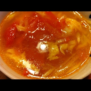 トマトと卵のコンソオニオンスープ
